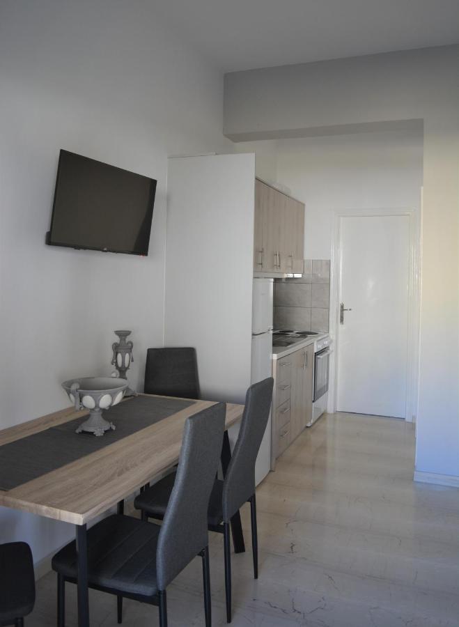 Anezinas Place Apartamento Perissa  Exterior foto