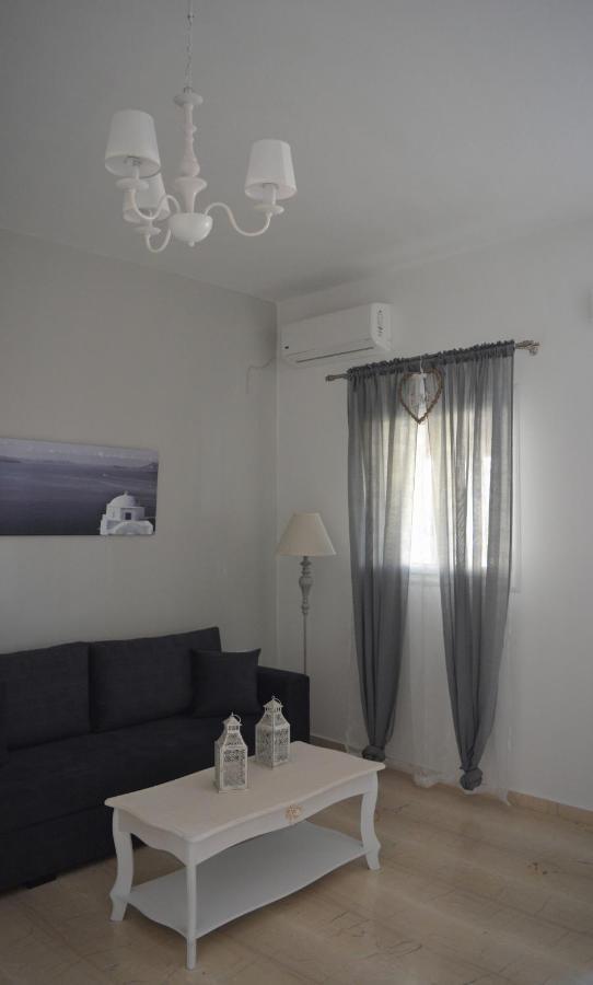 Anezinas Place Apartamento Perissa  Exterior foto